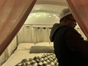 off-grid-stargazing-bus-airbnb
